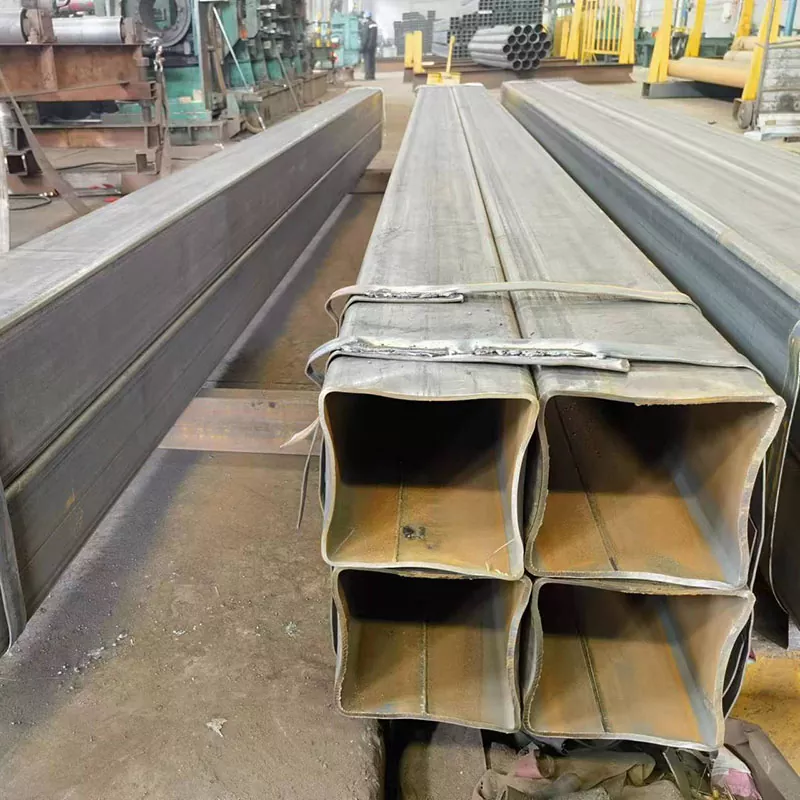 Čierna obdĺžniková trubica veľkého kalibru